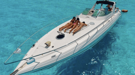 47ft Four Winns $1200usd for 6 Hours inc Ceviche & all toys