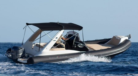 Boat rental Maestrale 740