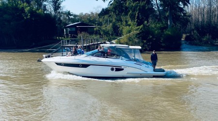 Moderno Sport yacht de 35 pies con full equipo para navegar por el Delta !!!