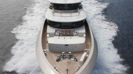 COUACH LUXURY EXPERIENCE IN CAYMAN ISLAND