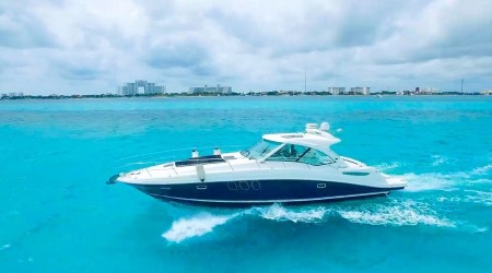 Sundancer boat to rent at Playa Mujeres