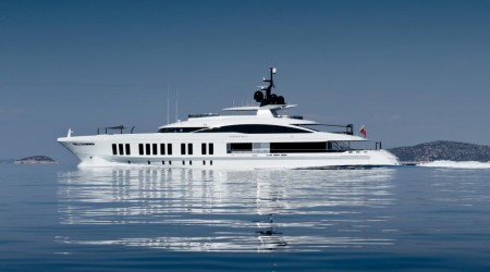 LUXURY YACHT IN MONACO 