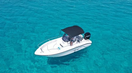 19 ft Ranieri Center Console for Rent in Paralimni, Cyprus